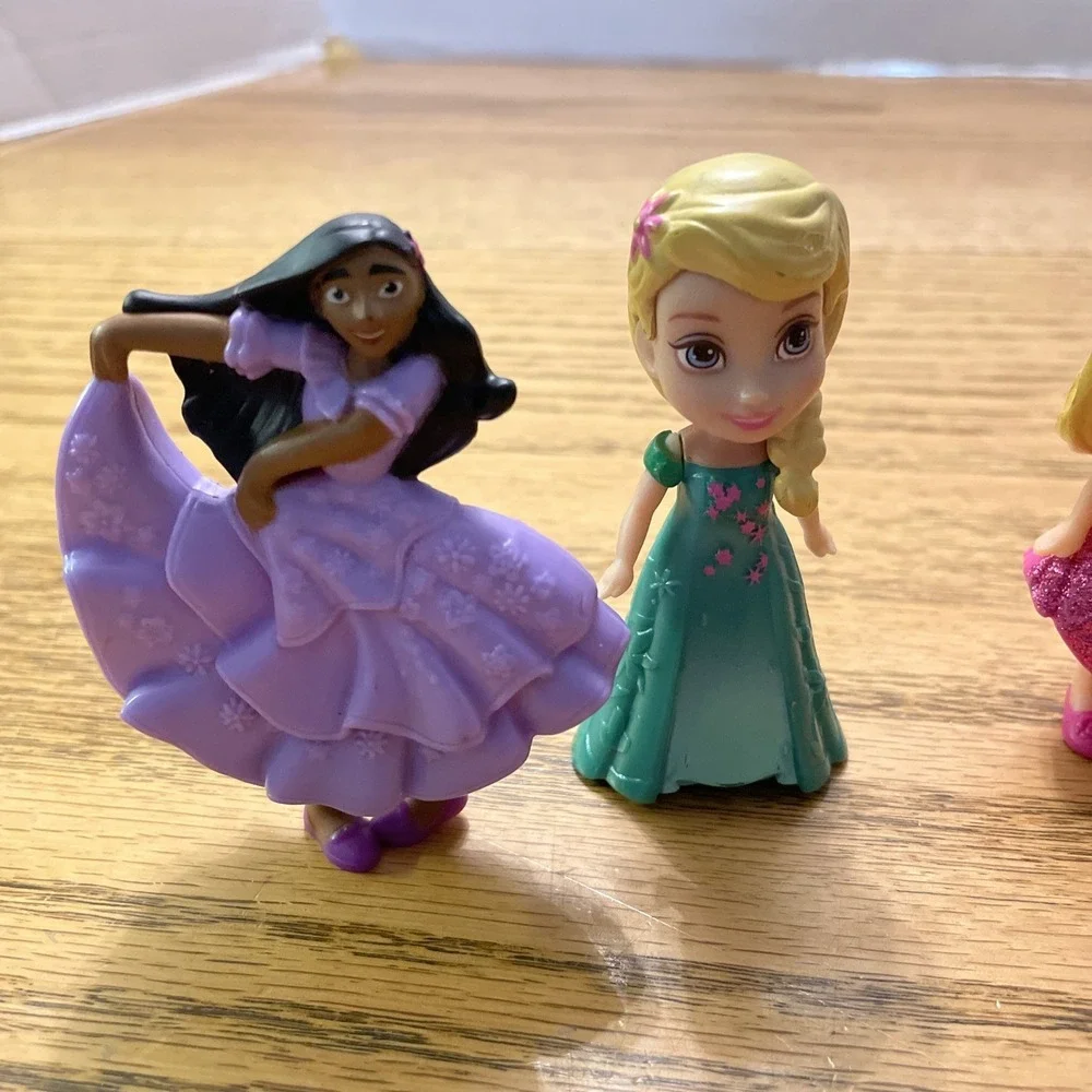 4 Disney Princess Cake Topper Figure Lot Elsa, Snow White, Isabella, Aurora 3-4